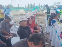 Warga Indramayu Demo Proyek Bendungan Salamdarma