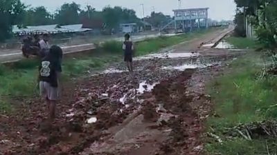 Proyek Irigasi Jadi Kutukan: Warga Jatisura Terisolir di Lumpur