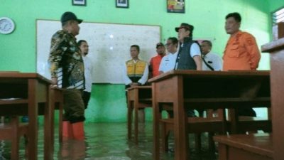 Banjir Langganan Ancam Pendidikan di SDN 1 Bayalangu Kidul, Cirebon