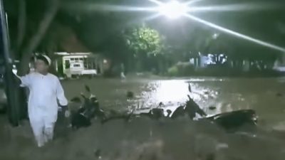 Banjir di Cirebon, Pondok Pesantren Terendam, Warga Mengungsi