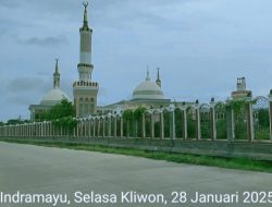 Menara Runtuh, Nasib Masjid Islamic Indramayu Jadi Sorotan