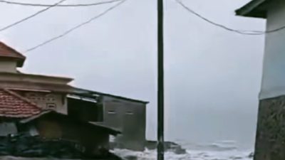 Tangis dan Air Mata di Pesisir Indramayu: Banjir Rob Kembali Landa, Ratusan Rumah Terendam