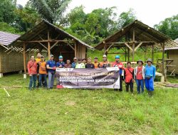 Ajak Masyarakat Bangkit Pasca Banjir Bandang, Perwira Kilang Balongan Respon Cepat Bangun Huntara di Sukabumi