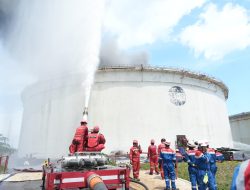 Kilang Pertamina Cilacap Diguncang ‘Flash’: Asap Hitam Membumbung Tinggi, Warga Panik, Akses Media Dibatasi