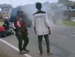 23 Santri Luka-Luka, Mobil Bak Terbuka Terbalik di Indramayu Akibat Pecah Ban