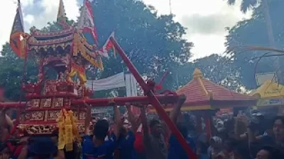 Keberkahan Melimpah di Indramayu: Ribuan Warga Saksikan Kirab Budaya dan Ruwat Bumi Cap Go Meh 2025