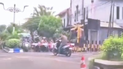 Tragedi Mencekam di Probolinggo: Pria Tewas Tertabrak Kereta Api, Dugaan Bunuh Diri Mencuat!