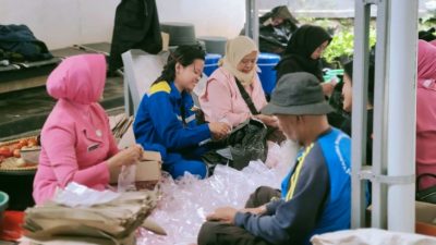 Kemensos Sigap Salurkan Bantuan untuk Ribuan Korban Banjir di Sumedang