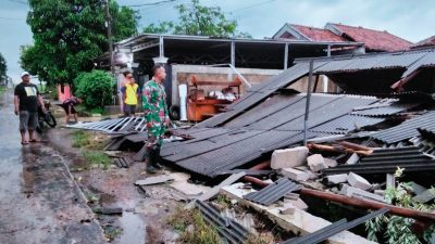 Indramayu Berduka: Puting Beliung Hancurkan Ratusan Rumah, Bupati Lucky Hakim Turun Tangan!