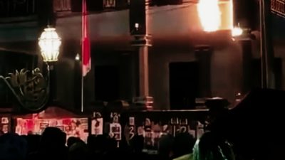 Malang Membara: Aksi Tolak UU TNI Berujung Ricuh, Gedung DPRD Jadi Sasaran Amuk Massa