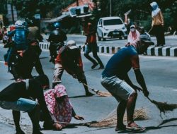 Mitos dan Rezeki di Jembatan Sewo: Tradisi Penyapu Koin Saat Mudik Lebaran