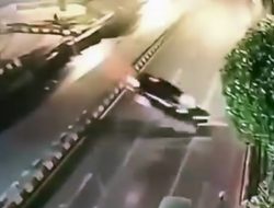 BMW ‘Terbang’ 10 Meter Ikuti Google Maps, Penumpang Selamat Bak Aksi Film!