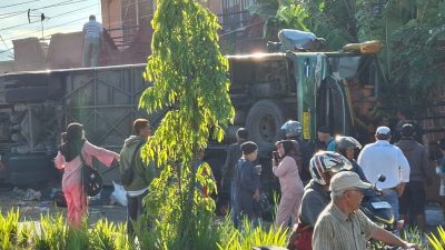 Breaking News: Bus ALS Terguling di Padangpanjang, Diduga Rem Blong!