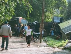 Breaking News! Kecelakaan Bus Siswi Pondok Pesantren Al Hikmah Damarjati, Belasan Luka-Luka