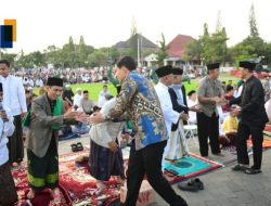 Ribuan Warga Padati Alun-alun Indramayu, Salat Idul Adha Dipimpin Ketua PWNU Jabar Berlangsung Khusyuk