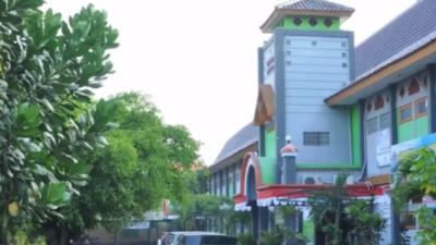 Polemik Seragam Jutaan Rupiah di SMPN 5 Cirebon: Antara Kebutuhan, Kewajiban, dan Keberatan Orang Tua