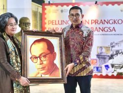 Menteri Kebudayaan Luncurkan Prangko Para Pendiri Bangsa