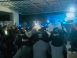 Aksi Nekat Maling Rokok Berakhir Dijemput Paksa Warga di Indramayu