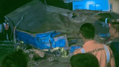 Kecelakaan Kereta Mataram di Indramayu, Lokomotif Rusak Tabrak Truk