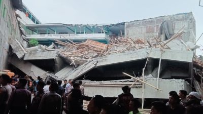 Bangunan Roboh Saat Salat Asar, Santri di Ponpes Sidoarjo Terjebak Reruntuhan