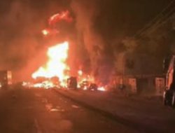 HOROR CIANJUR! Truk Tangki BBM Terguling & Meledak, Pos Polisi-Ruko Ludes Terbakar