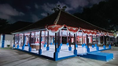 Dicat Biru! Pendopo Kecamatan Sindang Indramayu Diduga ODCB Ternoda, Pegiat Heritage Prihatin