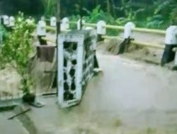Cirebon Lumpuh! Banjir Bandang Rendam Kawasan Pemkab dan Permukiman, Warga Terjebak Air Sedalam 1 Meter