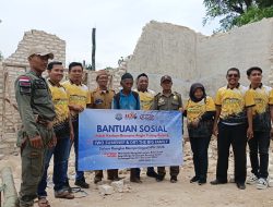 Peringati HPN 2026, IWO Sumenep dan DRT Salurkan Bantuan Semen untuk Korban Puting Beliung Karduluk