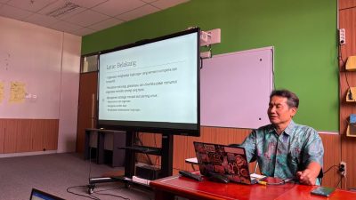 Dede Farhan Aulawi Paparkan Model dan Pendekatan Manajemen Strategis