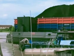 Tragedi di Perairan Pulau Biawak: Kapal Nelayan KM Almujib Hancur Ditabrak Tongkang, 2 Tewas dan 4 Hilang