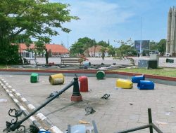 Alun-Alun Indramayu Diamuk Massa, Bupati Lucky Hakim ‘Menghilang’ Saat Demo Ricuh