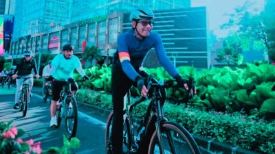 Jakarta Gelap Gulita, Bos PLN Malah Asyik Gowes: Publik Tuntut Darmawan Prasodjo Dicopot!