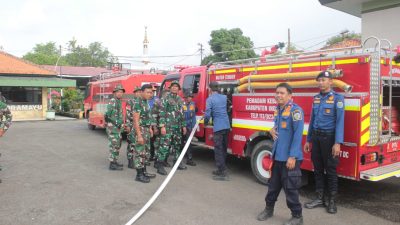 Sinergi Tanggap Darurat, Kodim 0616/Indramayu dan Damkar Gelar Pelatihan Penanggulangan Kebakaran