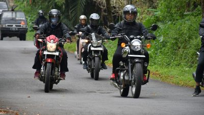 Riding Puluhan Kilometer, Fungsi Produksi 1 Pertamina Patra Niaga Kilang Balongan Salurkan Santunan Rp10 Juta