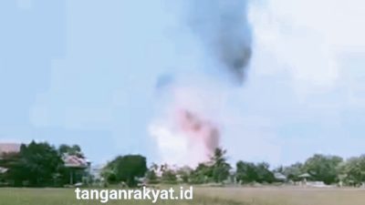 KEBAKARAN AREA PERTAMINA LOSARANG INDRAMAYU: Asap Hitam Pekat Memicu Kepanikan Warga
