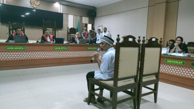 Skandal  di Ruang  Sidanh! Terdakwa Pembunuhan Satu Keluarga Paoman Indramayu, Mendadak Cabut Kuasa Hukum, Diduga Diintimidasi Oknum Polisi Aktif di Dalam Lapas!