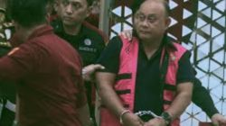 Kilat! Eks Kepala Badan Gizi Nasional Dadan Hindayana Resmi Ditahan Kejagung Berompi Pink