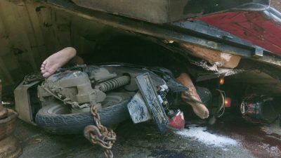 Tragedi Pantura: Truk Guling Timpa Dua Motor di Depan RS Sentra Medika Indramayu, 3 Orang Tewas di Tempat
