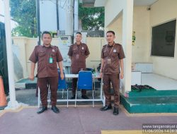 Sidang Pembunuhan Satu Keluarga di Paoman Ditunda Berulang Kali, Peran Satpam Pengadilan Indramayu Jadi Sorotan!