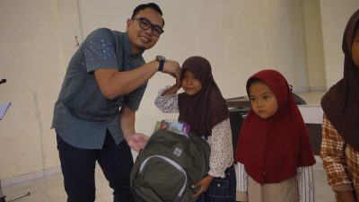 Wujud Nyata Kepedulian Pekerja Pertamina Patra Niaga Kilang Balongan, Bazma Salurkan 100 Paket Pendidikan di Wilayah Operasional WIF Salamdarma