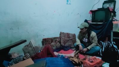 Wujud Kepedulian Sosial, PPIB Indramayu Jenguk Warga Lemah Abang yang Sedang Sakit