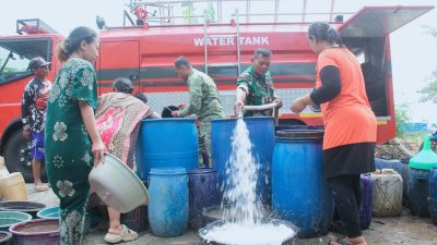 Kodim 0616/Indramayu Gerak Cepat Salurkan 10.000 Liter Air Bersih untuk Warga Krangkeng