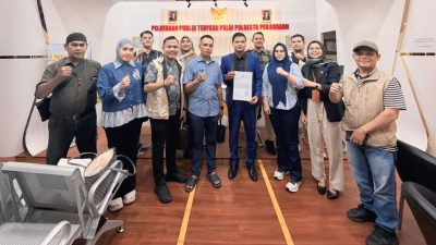 PAJAK DI DEREK PAKSA, ADVOKAT DIDORONG HINGGA JAKET SOBEK! Ormas & 150 Advokat Riau Ngamuk Kepung Polresta Pekanbaru!