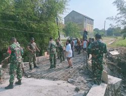 Sinergi TNI dan Warga Haurgeulis: Pengecoran Jembatan Beton Garuda di Indramayu Rampung