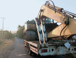 Hutama Karya Salurkan Bantuan dan Alat Berat untuk Korban Gempa Flores NTT