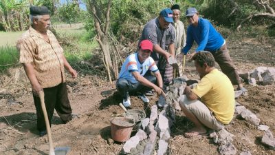 Jejak Leluhur di Bumi Indramayu: Warga Singaraja Gotong Royong Bangun Mushola di Situs Makam Kuno Ki & Nyai Buyut Masturi