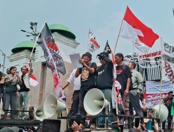 DPR Kena Ultimatum! Massa Geruduk Senayan, Batas Waktu RUU Perampasan Aset Diketok Mati 15 Desember 2026!